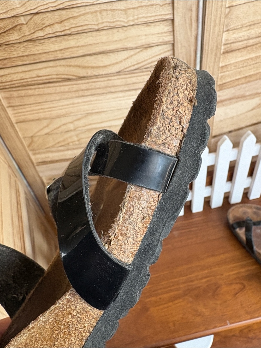 Birkenstock Mayari 42 Toe Loop Patent Black Sandals - Picture 12 of 13